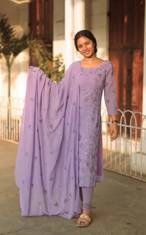 sillunu-oru-kaadhal-4-kurtidupatta